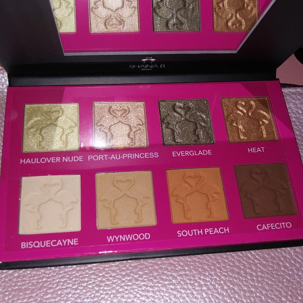RELISTED NEW SHAINA B MIAMI EYESHADOW PALLETE - Picture 2 of 3